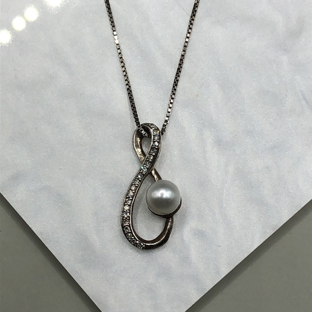 Infinity Sterling Silver 925 Necklace Single Freshwater Pearl Pendant with CZ